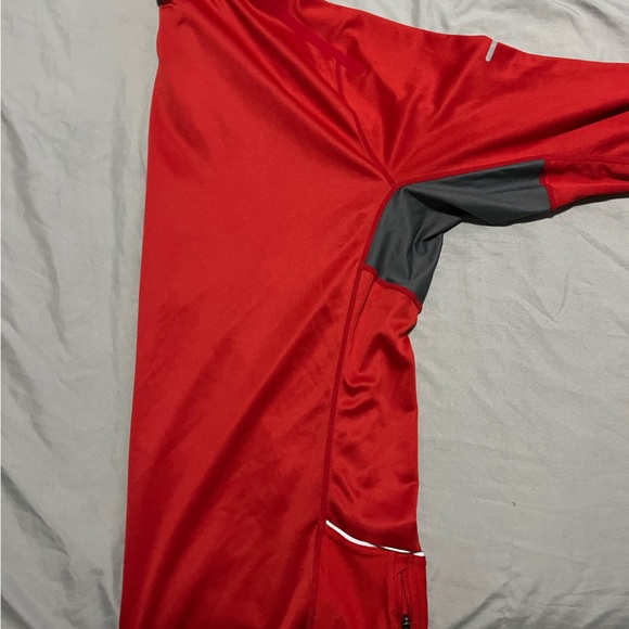 Nike Long Sleeve GREAT CONDITION - Picture 4 of 4